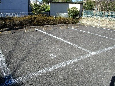 レオパレスエスポワールＵの駐車場