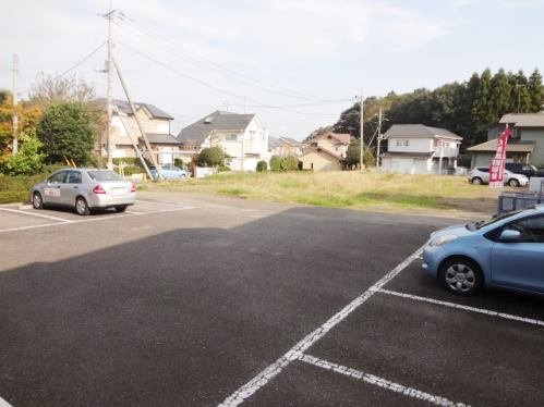 フローラルハイツの駐車場