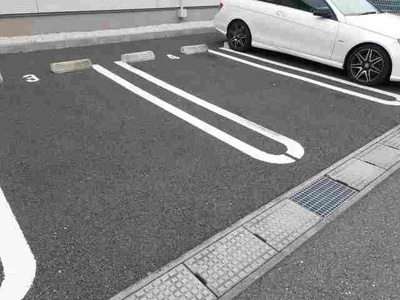 【駐車場】 | すみれ草 | 駐車場完備です