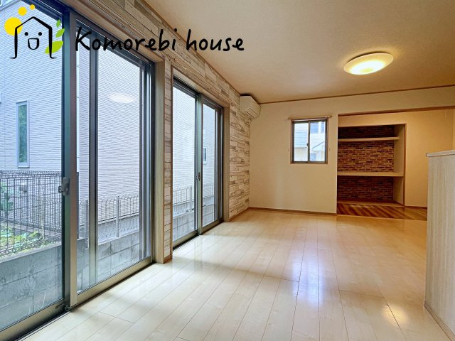 桶川市加納　中古戸建ての居間・リビング|おしゃれな居間です