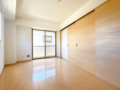 【居間・リビング】 | 三番館 | ※同物件、同タイプのお部屋です