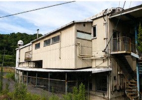 坪生　倉庫の外観