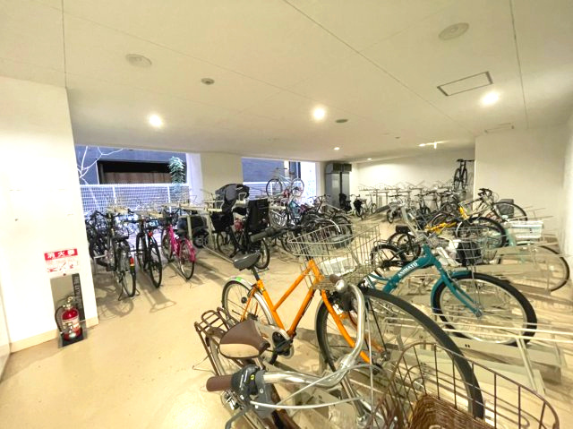 BRAVI南堀江(ブラービ南堀江)の駐車場