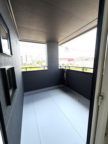 タマタウンYASHIROのバルコニー|屋根付きで雨の日も安心です