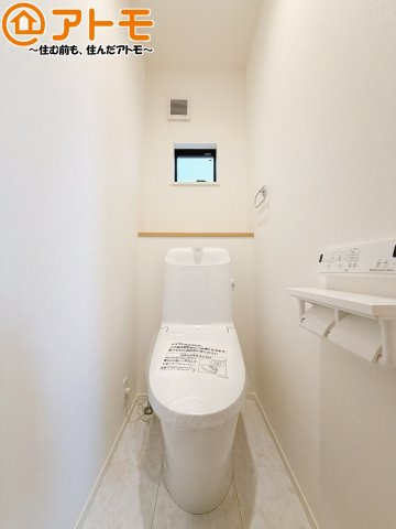【トイレ】 | 葵区田町2丁目　新築戸建　B号棟 | 年代を問わず使いやすい洗浄機能付きのトイレ♪肌への負担をも減らせるのでお子様の敏感なお肌も安心！