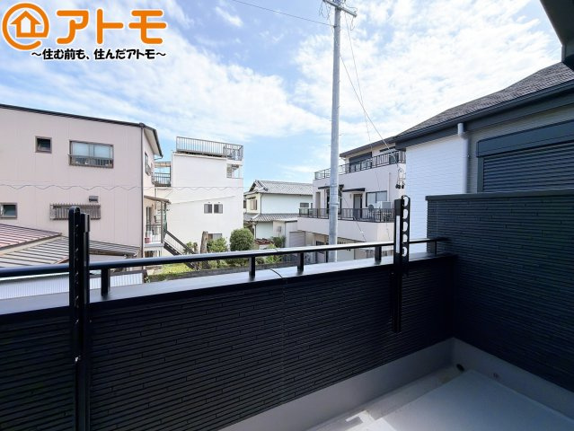 【バルコニー】 | 葵区田町2丁目　新築戸建　B号棟 | 陽当りの良いバルコニーはお洗濯物はもちろんお布団もふかふかになります♪