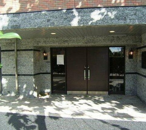 フェニックス方南町弐番館のエントランス