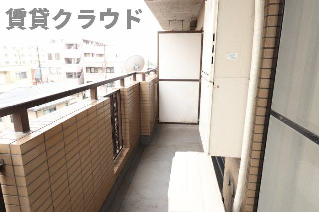 アーバンエクセル蘇我のバルコニー|暖かな日差しのふりそそぐバルコニー