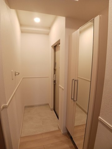 【玄関】 | ヒカルサ岸和田畑町
