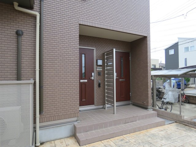 コンフォートエクセルピアBのエントランス