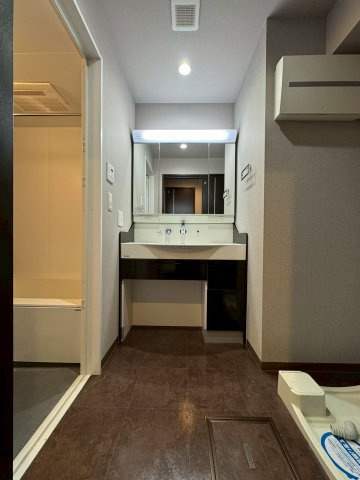 グランルクレ新栄イースト　名古屋市賃貸　仲介手数料無料の洗面所
