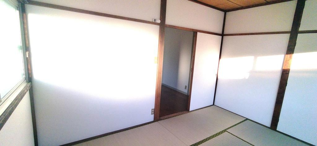 いずみハイツの洋室