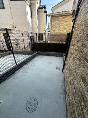 藤沢市鵠沼海岸７丁目のアパートの庭