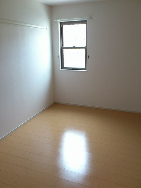 藤沢市片瀬１丁目のアパートの寝室