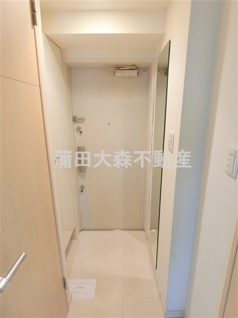 リクレイシア蒲田の玄関