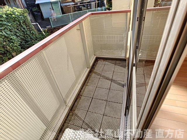 直方市大字頓野のアパートのバルコニー