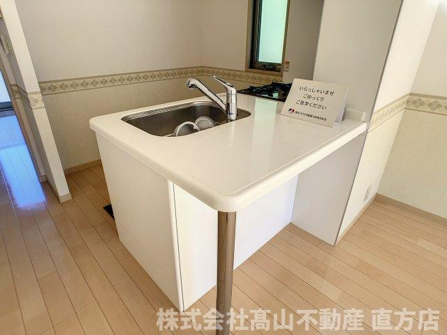 直方市大字頓野のアパートのキッチン