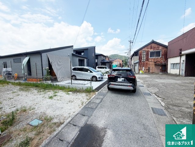 西脇市西脇　第17期　新築一戸建ての前面道路含む現地写真|周辺は落ち着いた街並みの住宅地！子育てがしやすい住環境です！まだ未完成ですが、現地でしかわからない事もございます。是非一度ご覧ください。