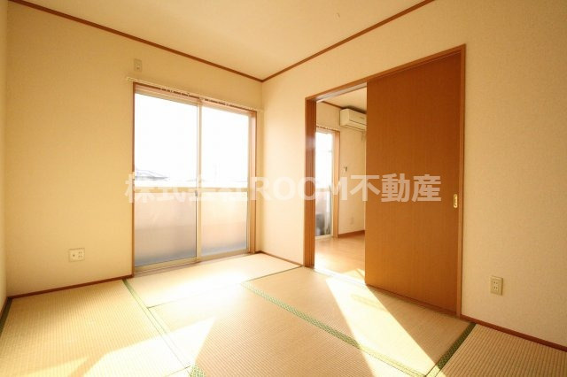 グリーンコーポ植木Ⅱの和室|和室がひろがる居住スペース