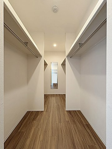 Ｃａｓａ Ｖｉａの収納|ウォークインクローゼット