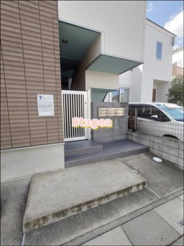 オリエンタルコート東大宮のエントランス