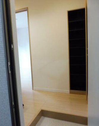 アークシティ月吉町の玄関