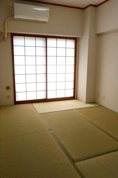 ナビオ柴又の和室|和室には押入がございます