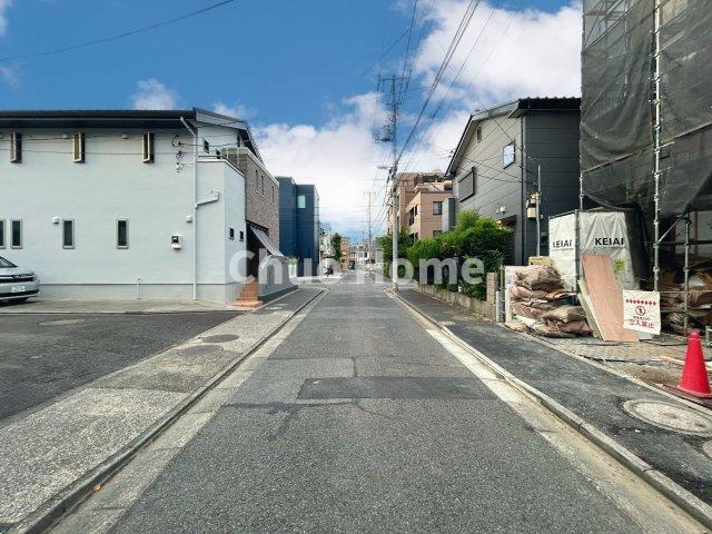 足立区大谷田5丁目新築分譲住宅の前面道路含む現地写真|前面道路