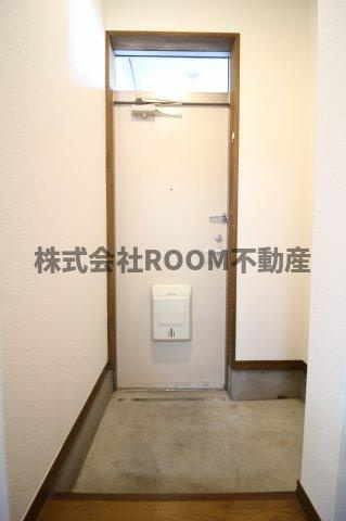 サコマコーポのエントランス|落ち着いたエントランスです