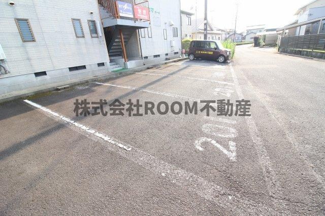 サコマコーポの駐車場|駐車場に車を止められます