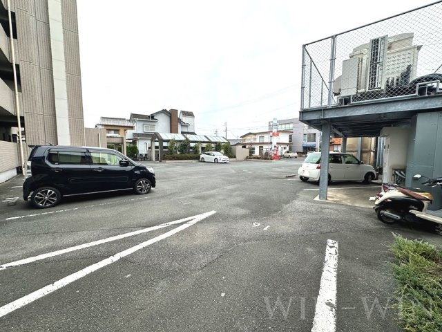 ヴィラモルガンの駐車場
