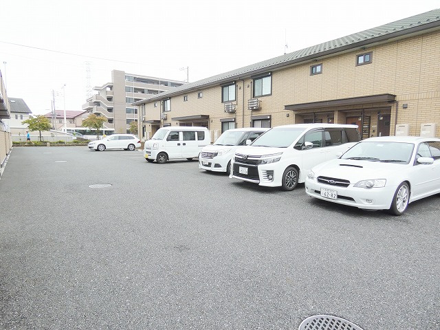 サニーサイド聖蹟Ⅱの駐車場