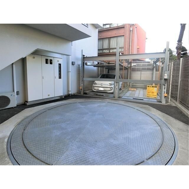 パークハビオ中目黒の駐車場
