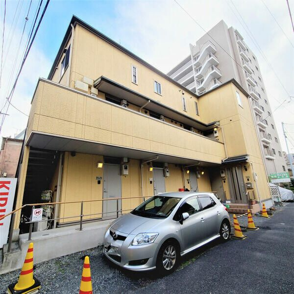 横浜市南区白妙町１丁目のアパートの外観