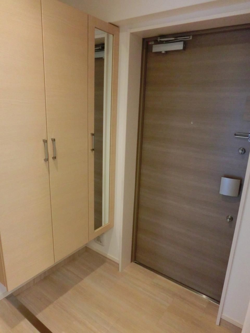 コンプレートSEKIJOUの玄関