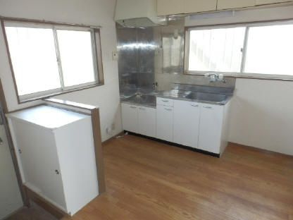 相模原市南区上鶴間本町２丁目のアパートのキッチン