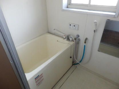 相模原市南区上鶴間本町２丁目のアパートの浴室