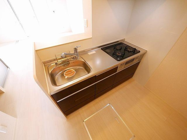 リアングランデのキッチン|コンパクトなキッチンで掃除もラクラク