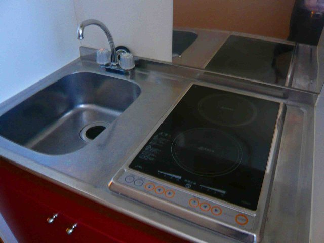 レオパレスメルベーユのキッチン|安全設計の電磁調理器♪