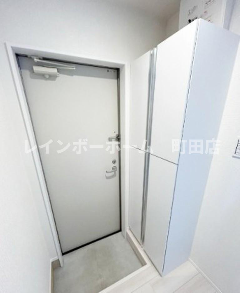 プレミアムコート瀬谷※初期費用分割後払いサービス利用可能物件の玄関