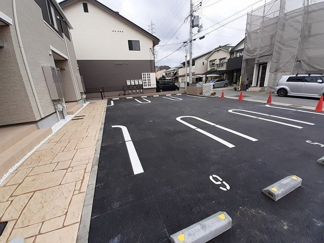 エスペランサ西庄の駐車場