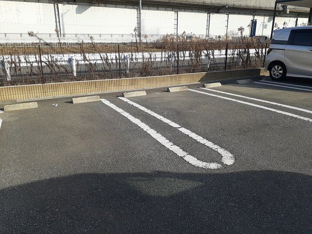 メゾン・アンジュの駐車場