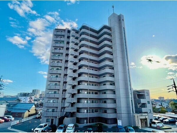 ヴィアーレマルフク南館の外観