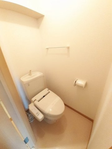 アイ・フィオーレ東原のトイレ|清潔感のあるトイレです