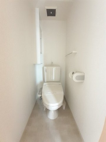 シンシアリーのトイレ|落ち着いた色調のトイレです