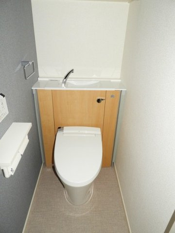サンオランジュのトイレ|コンパクトで使いやすいトイレです