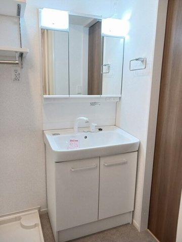 カーサ　健の洗面所|明るい洗面所です