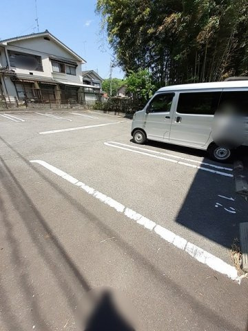 グレイスＡ棟の駐車場|駐車場に車を止められます