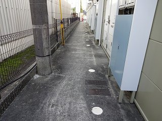 レオパレスプレミールの玄関
