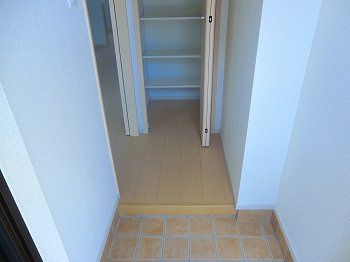 ヒロノハルカスＢの玄関